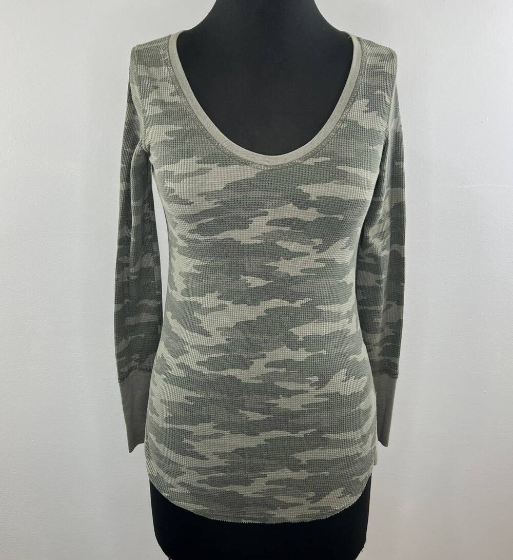 Free People We the Free Green Camo Waffle Knit Thermal Scoop Neck Long Sleeve S